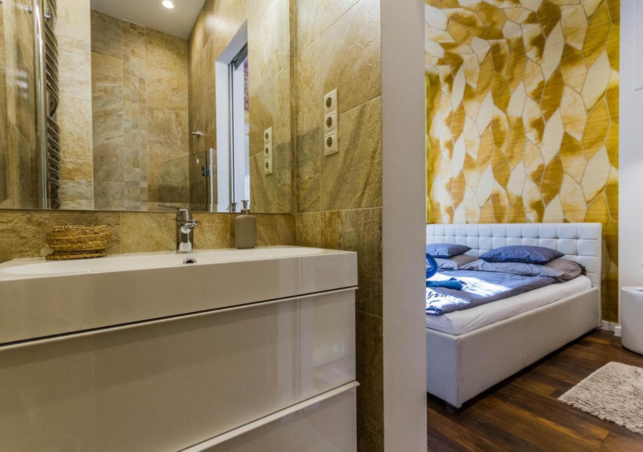 Chain Bridge Studio Apartment Budapest Exterior foto